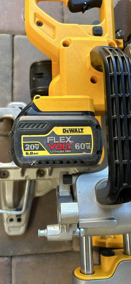 DeWalt Miter with a 6.0ah battery