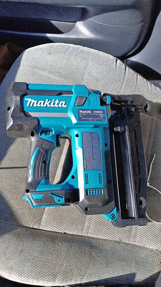 Makita 16ga Nail Gun