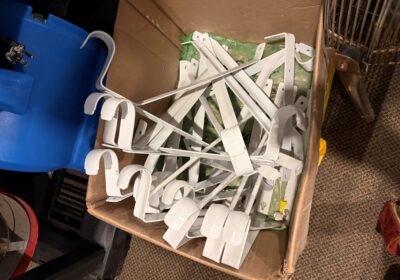 Box-of-shelf-hangers