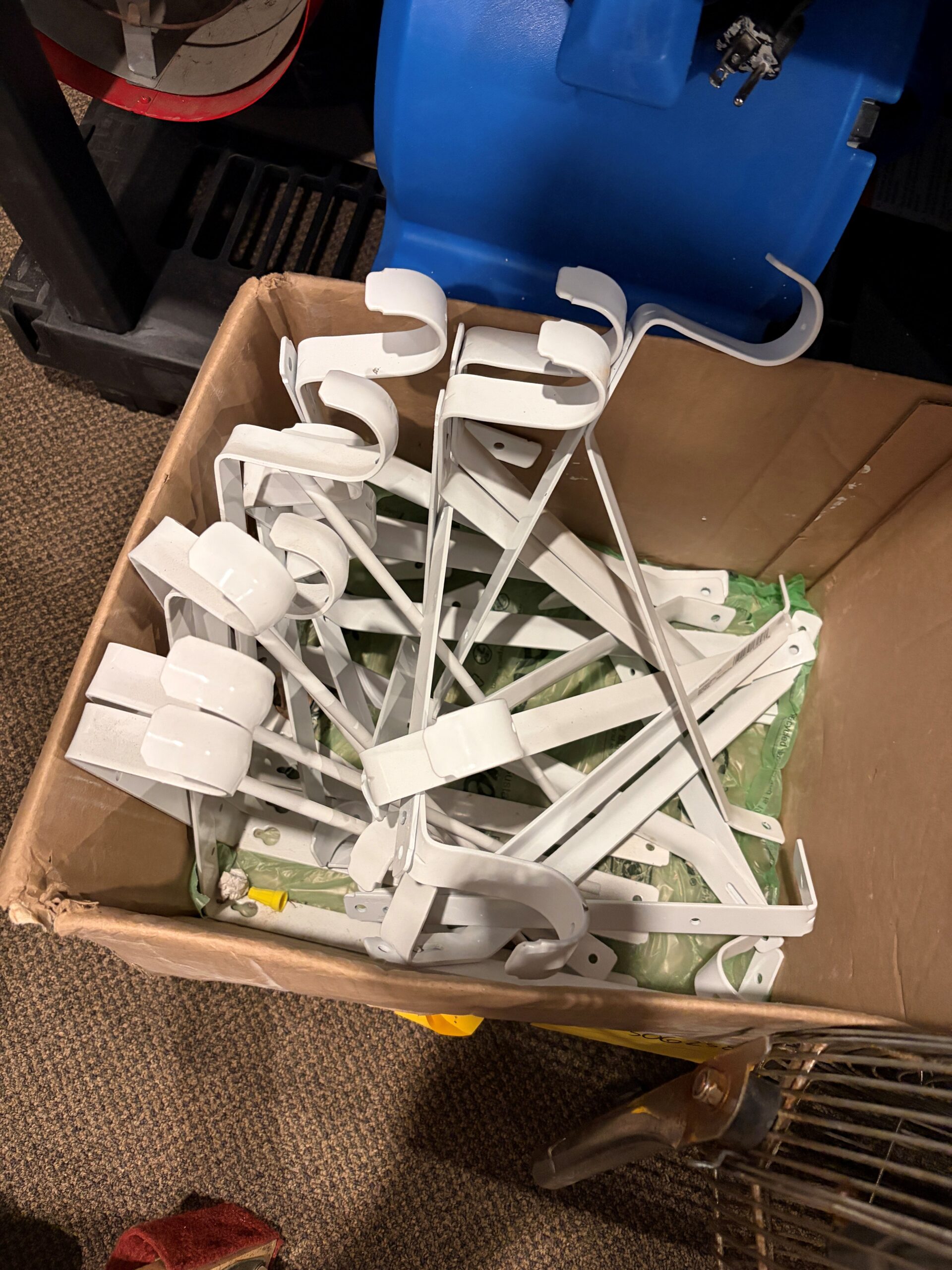 12″ Closet hangers